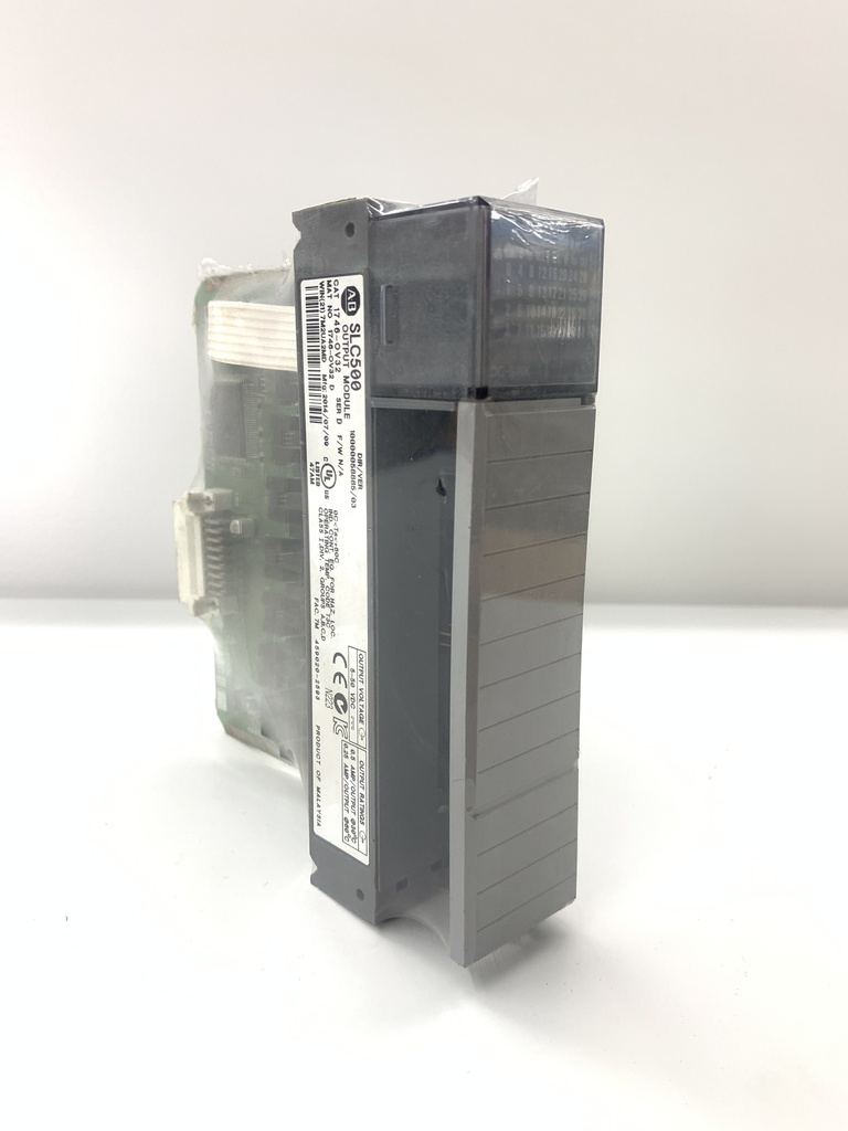 ALLEN BRADLEY 1746-OV32 [2] OUTPUT MODULE